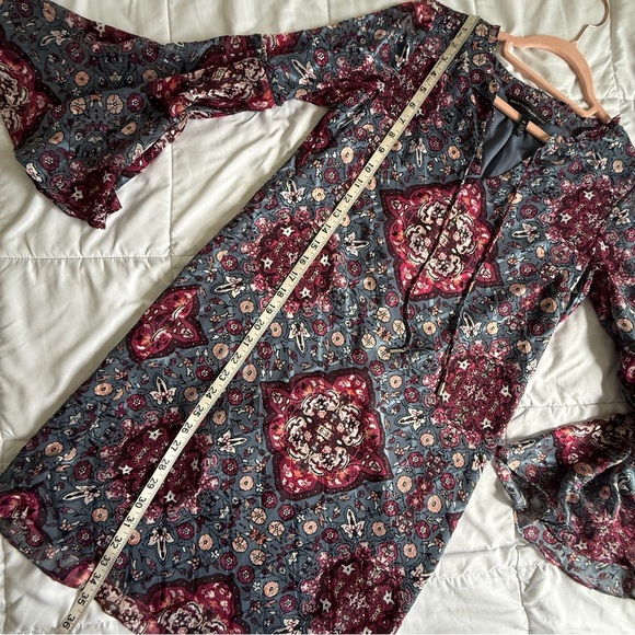 White House Black Market Boho Print Bell Sleeve Dress Size XS - Picture 12 of 12